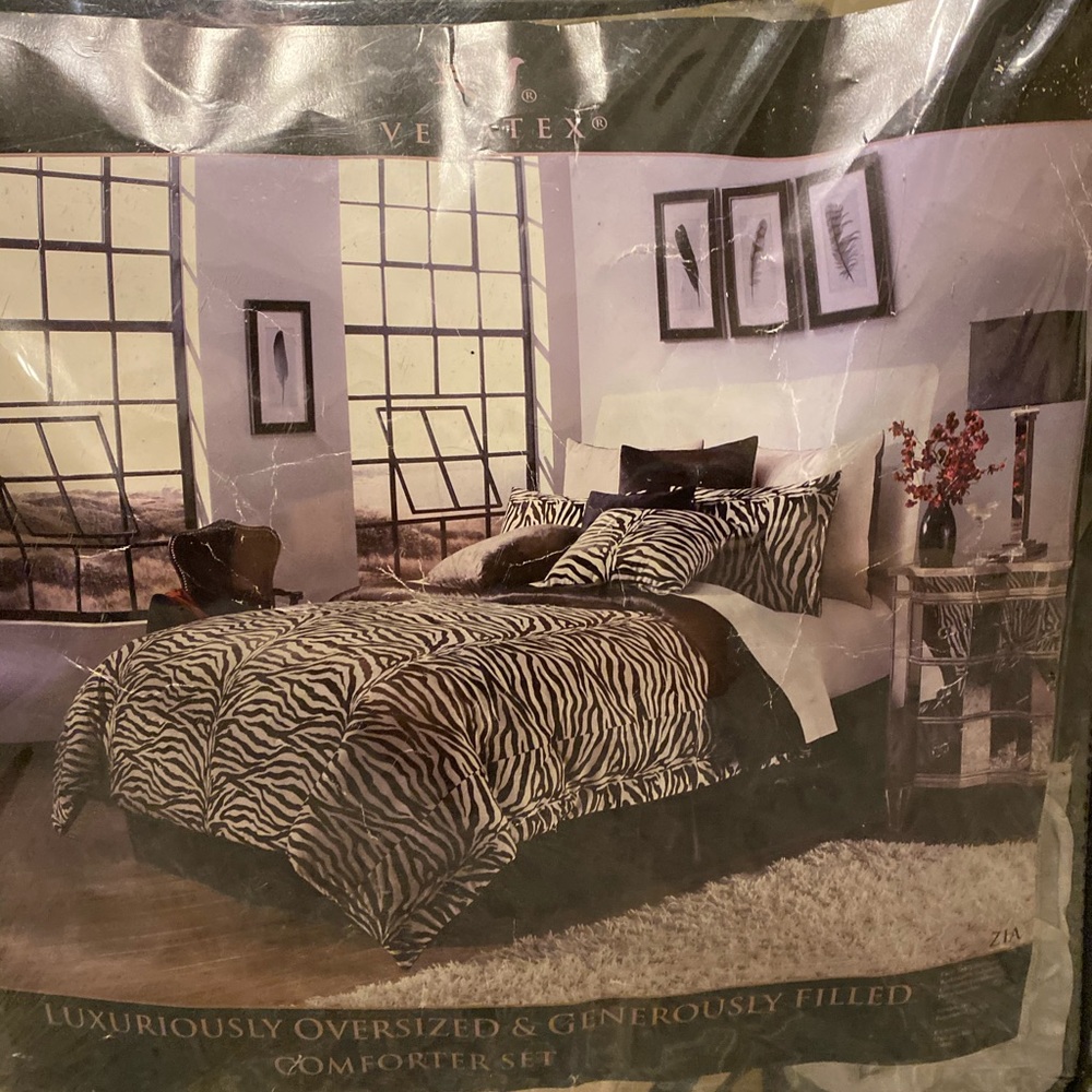 Zebra comforter Queen size